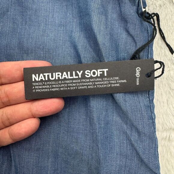 Gap Tank Top Womens Medium Blue Lyocell Naturally Soft Sleeveless Round Neck - Picture 5 of 11